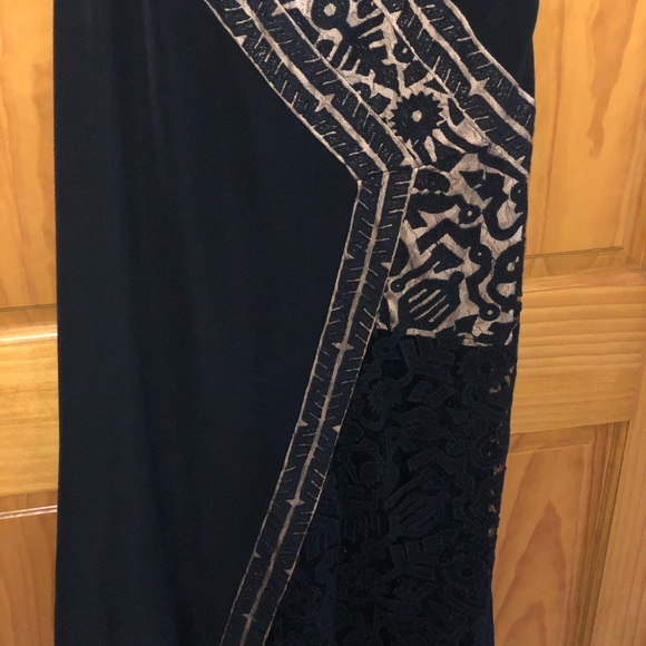 Beautiful Tadashi Shoji dress. - Picture 5 of 5